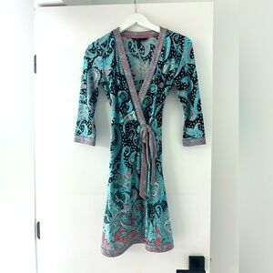 BCBG MAXAZRIA BLUE PAISLEY WRAP DRESS